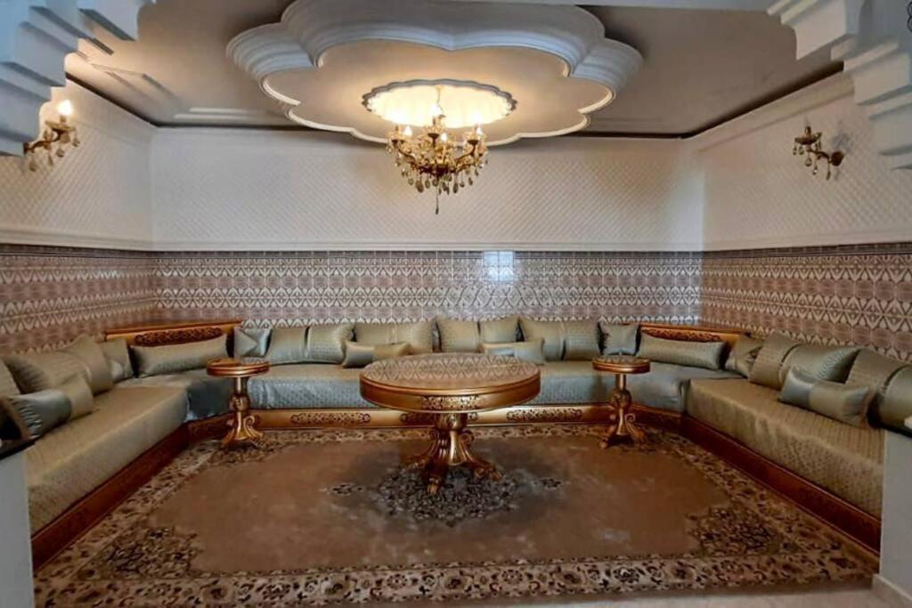 Apartment Oumnia 1 - City Center Tanger Kültér fotó